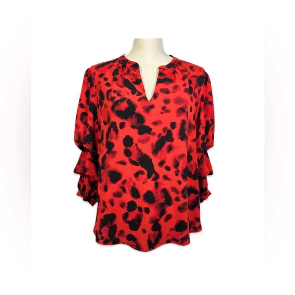 Willow Drive Red and Black Women's Blouse size M Animal Print